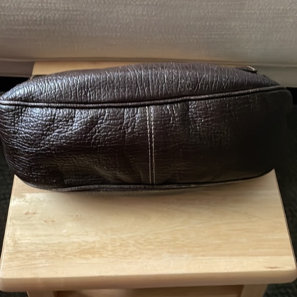 Tods brown pebble leather with chain strap medium purse handbag - Picture 5 of 7